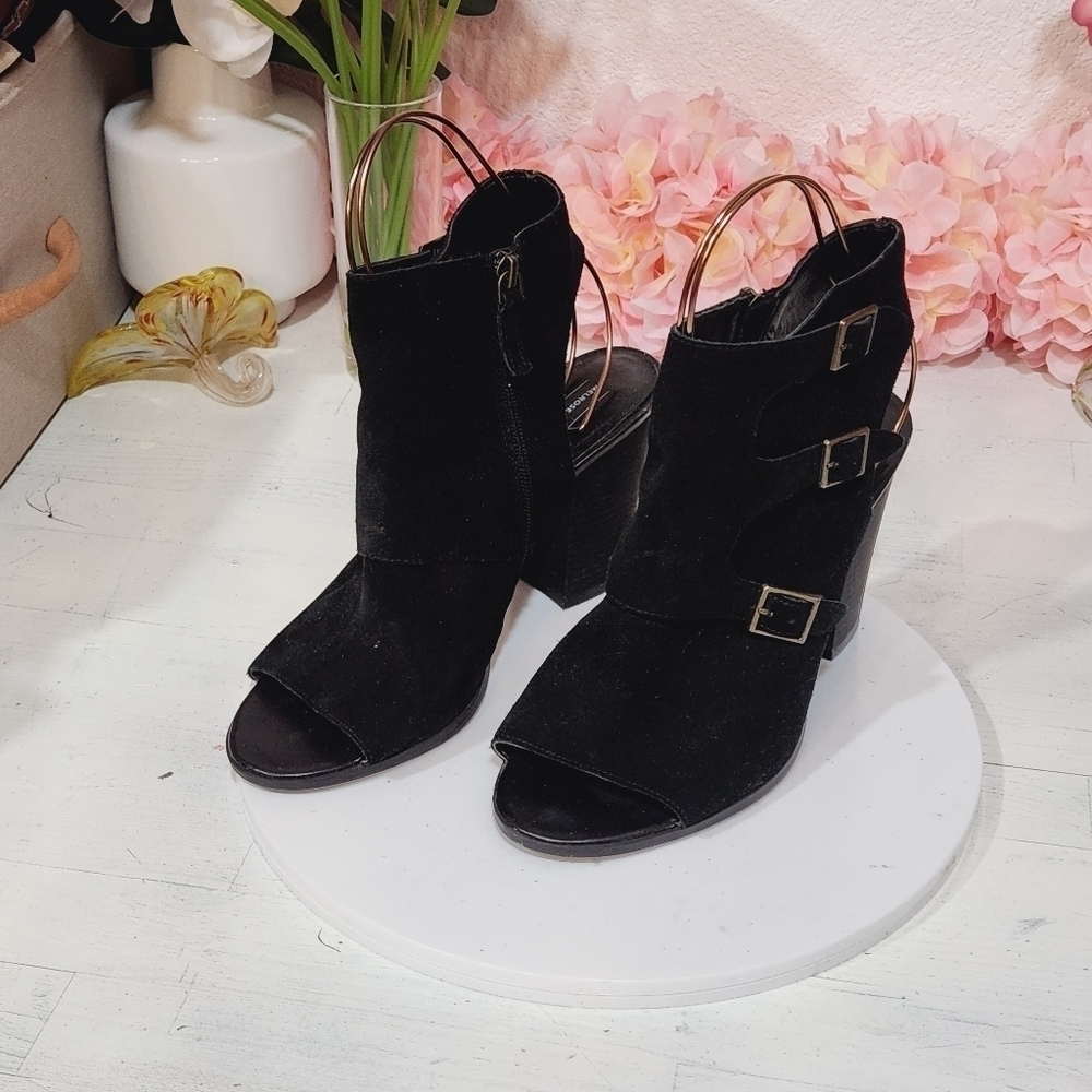 MELROSE & Market Black Suede Peep Toe Booties Buckle Straps Size 9.5